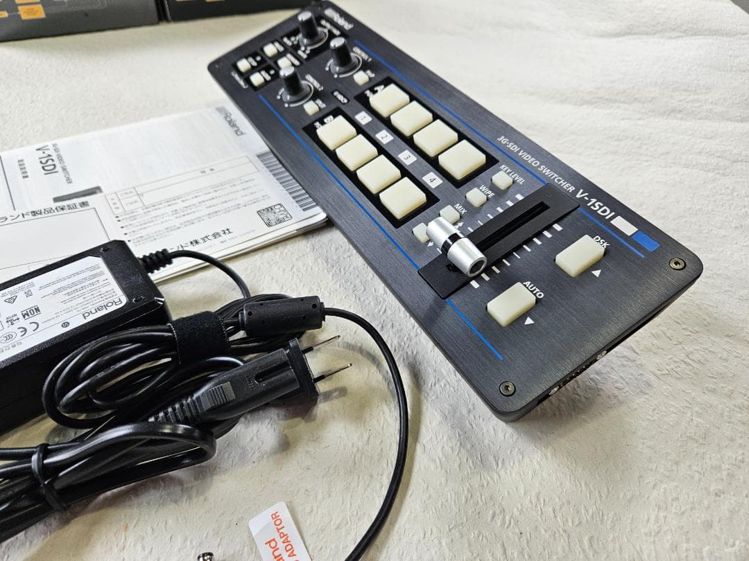 Roland V1-SDI ＋ Blackmagic SDI/HDMI 3個