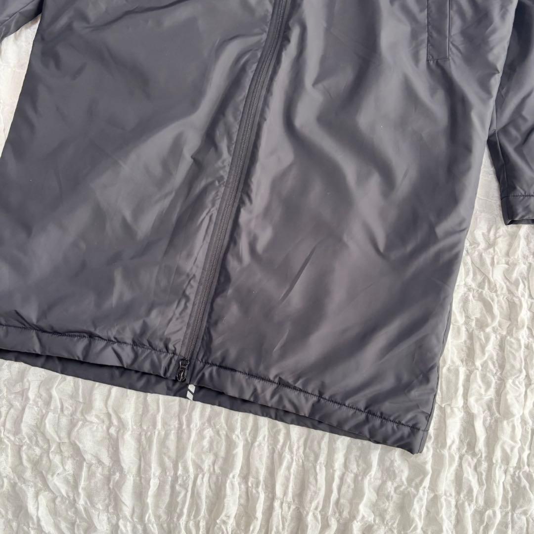 【新品未使用】 アシックス 現行モデル ベンチコート ロゴプリント