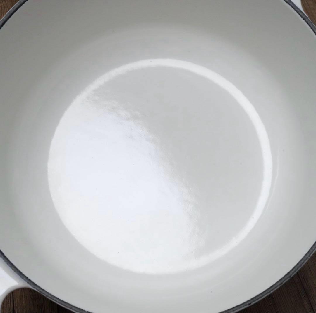 【美品】LE CREUSET　シグニチャーココット ロンド ホワイト　20cm