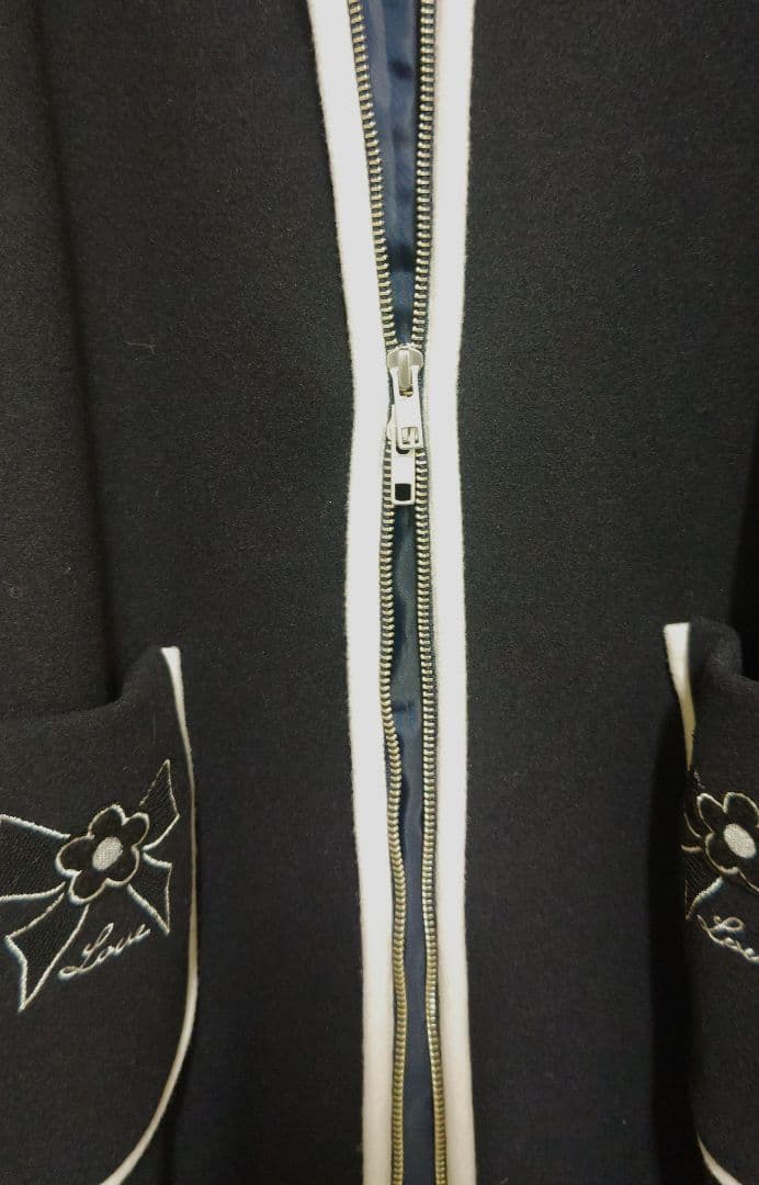ヒルトンホテルで購入★新品ネイビー リボン刺繍コート★サイズ42