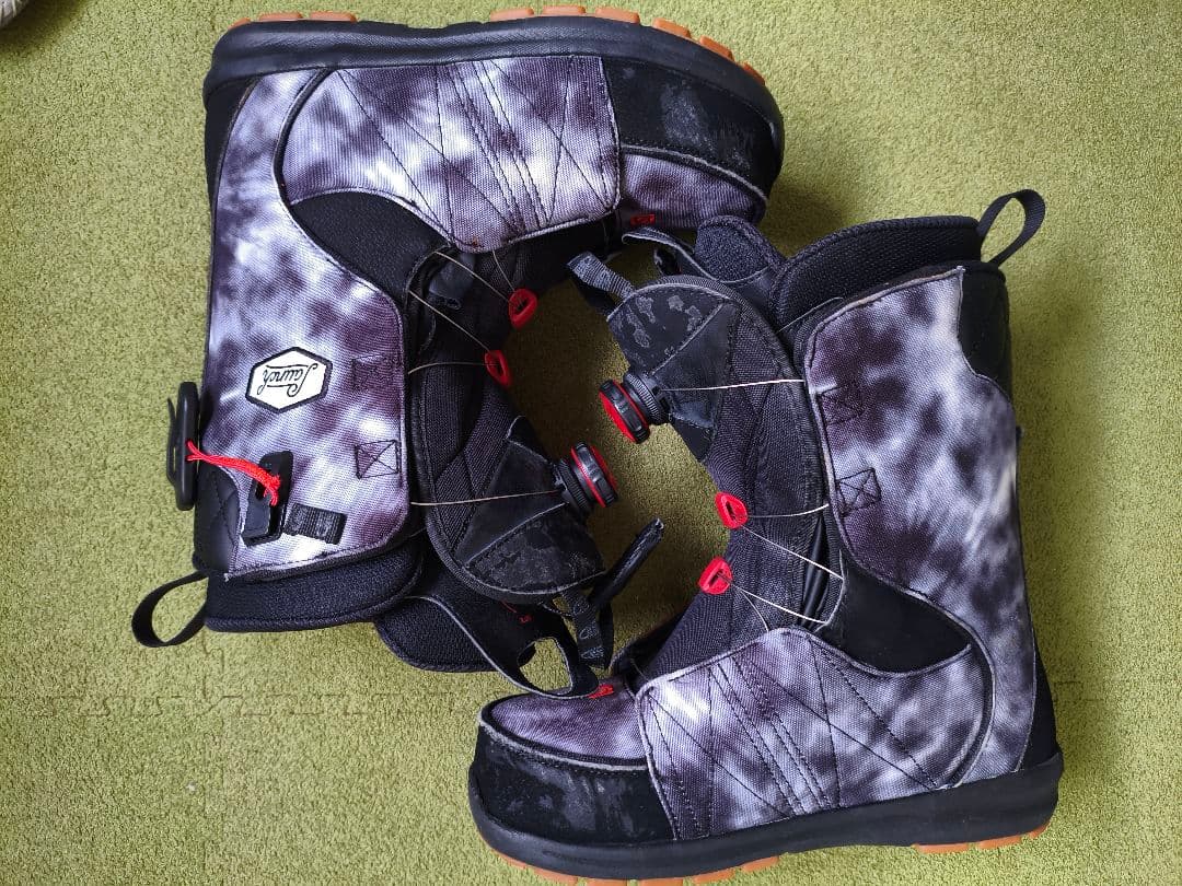 ini　SALOMON LAUNCH BOA　スノーボード　ブーツ