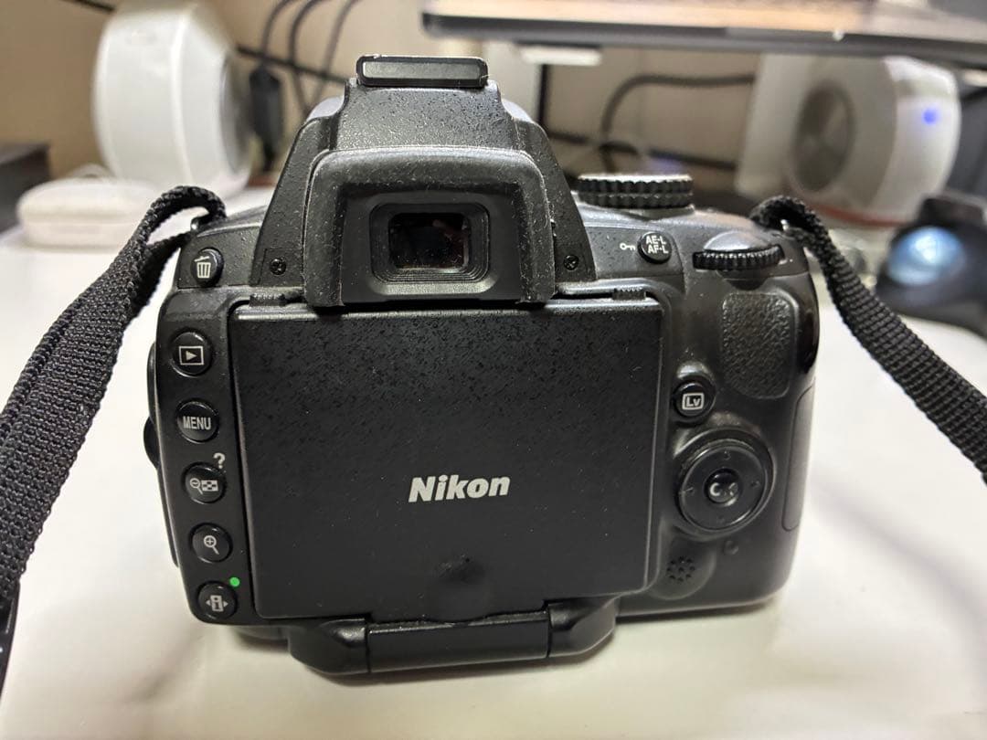 Nikon D5000 デジタル一眼レフカメラ