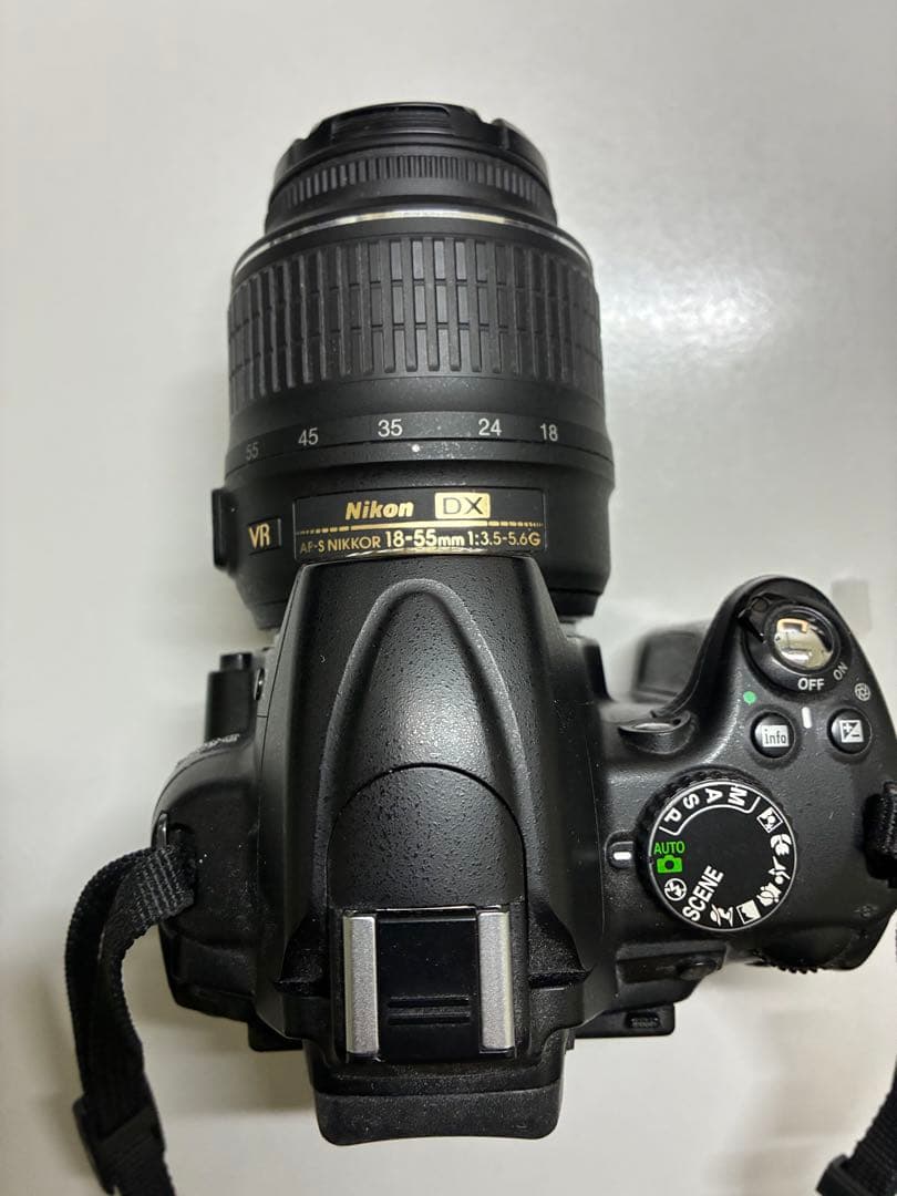 Nikon D5000 デジタル一眼レフカメラ