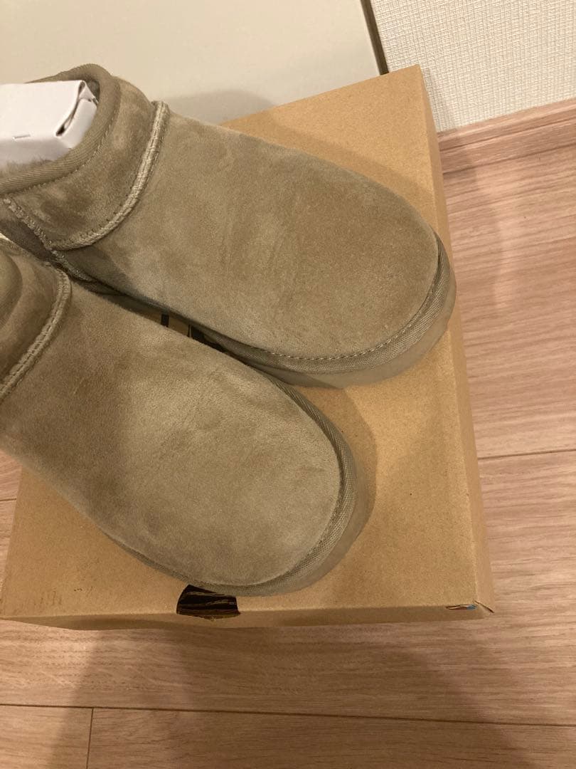 UGG クラシック ウルトラ ミニブーツ 37