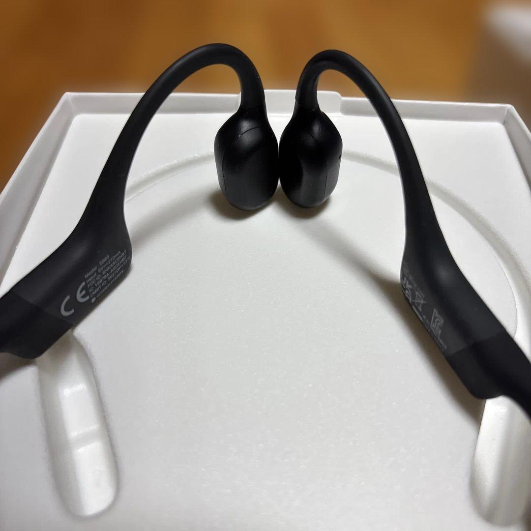 【中古】Shokz OPENRUN 骨伝導イヤホン＋専用ケース