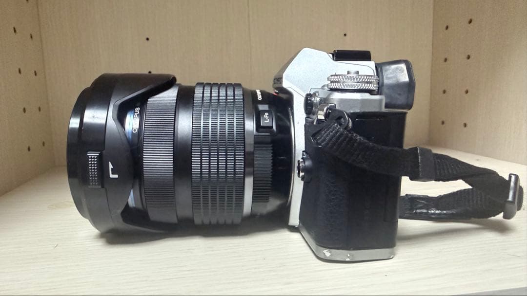 デジタルカメラ OM-D E-M5 Mark II + 12-40mm F2.8 PRO