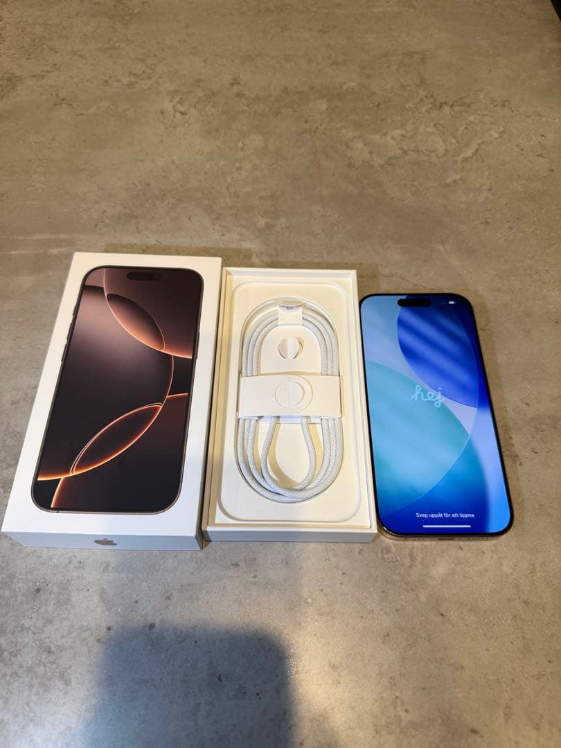 iPhone16pro 512GB デザートチタニウム　ケース付