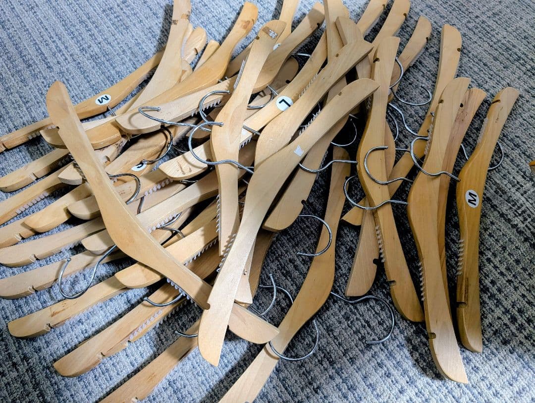 平ハンガー　木製ハンガー　平型木製ハンガー　和装用ハンガー　35本 まとめ売り