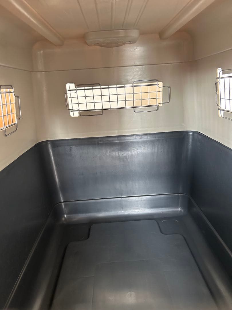 中型犬用キャスター付きケージ グレーとホワイト