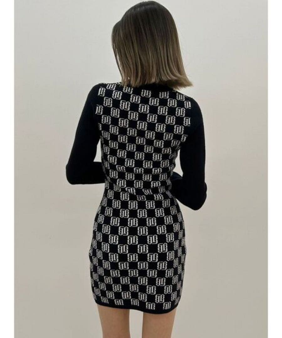 ロゴプリント長袖ミニワンピース