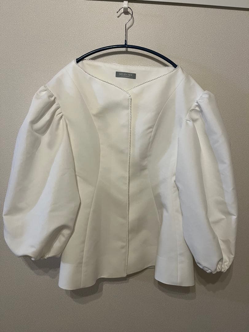 セブンテンby mihokawahitoハートネックパフブラウス/ホワイト