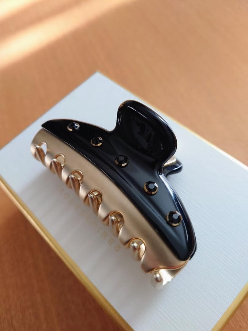 アレクサンドルドゥパリ ブラック大粒スワロフスキー ヴァンドーム