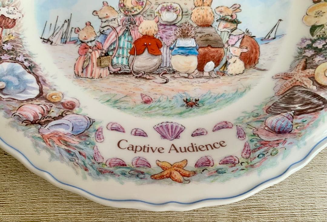 フォックスウッドものがたり Captive Audience プレート 絵皿