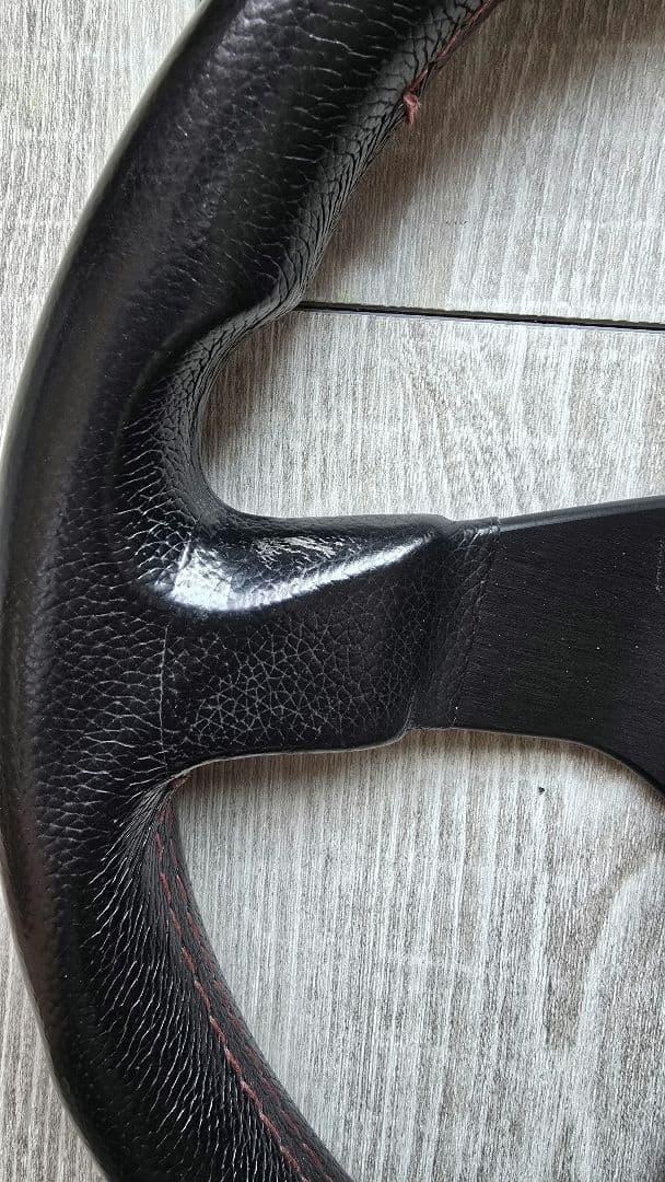 momo ステアリング　チューナー32Φ　中古