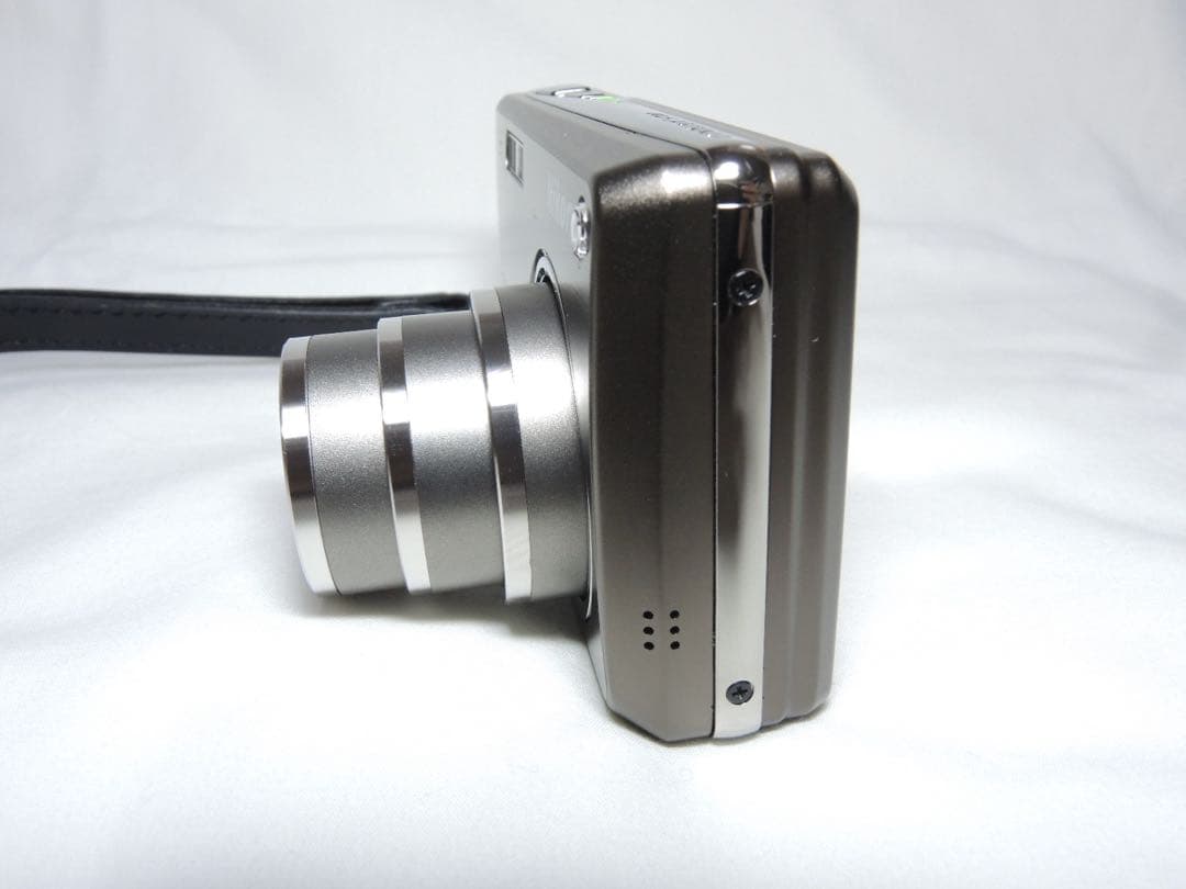 ニコンNikon COOLPIX S700 アーバンブラック専用ケース付き 美品