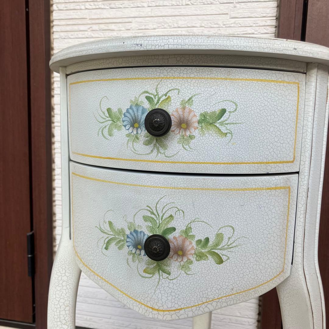 フレンチシャビー◉ラウンド サイドテーブル　花柄ペイント　引き出し付き｜猫脚