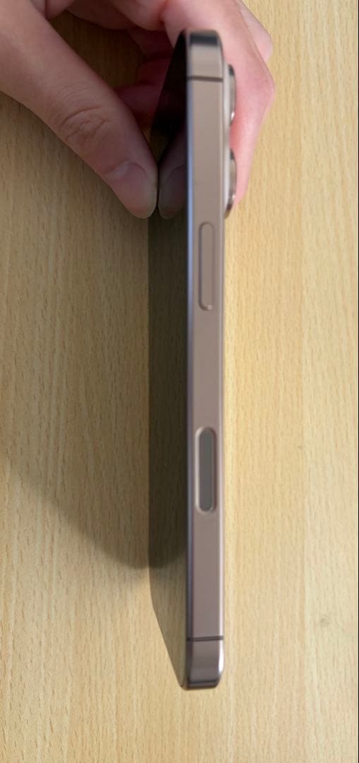 Apple iPhone 16pro デサートチタニウム　128GB