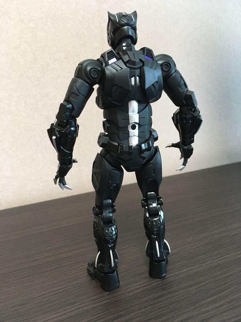 【美品】千値練 ファイティングアーマー ブラックパンサー フィギュア