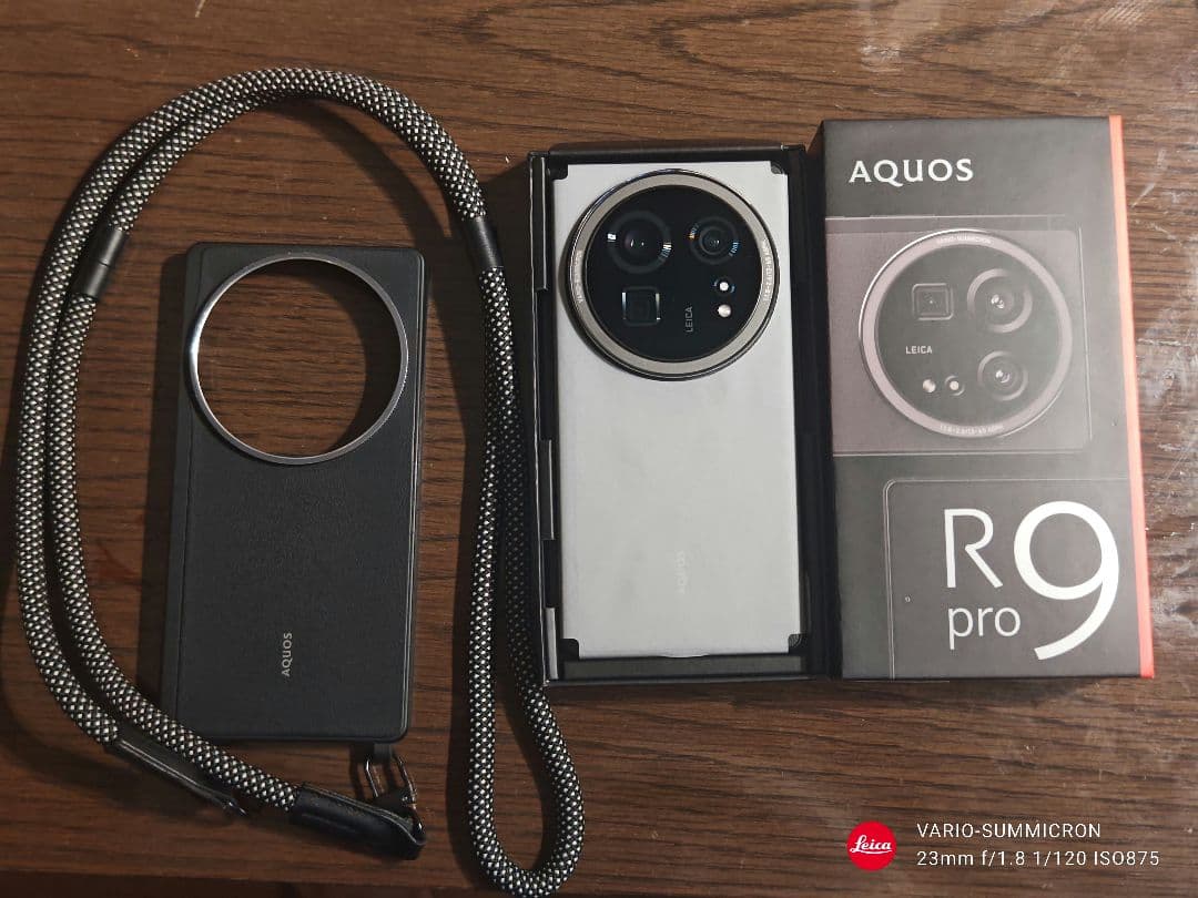 【新品未使用未開封】AQUOS R9 pro 純正カメラケース付き