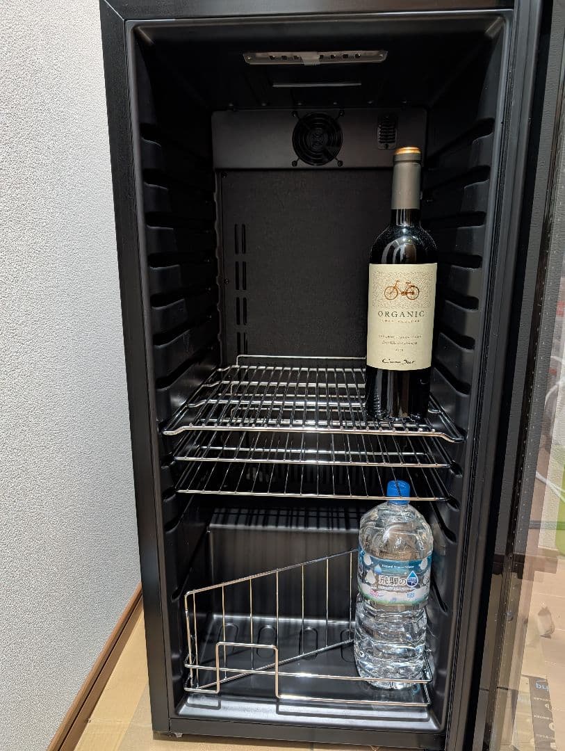 一升瓶を２段縦置きできる日本酒冷蔵庫「俺の酒蔵 朝霧」