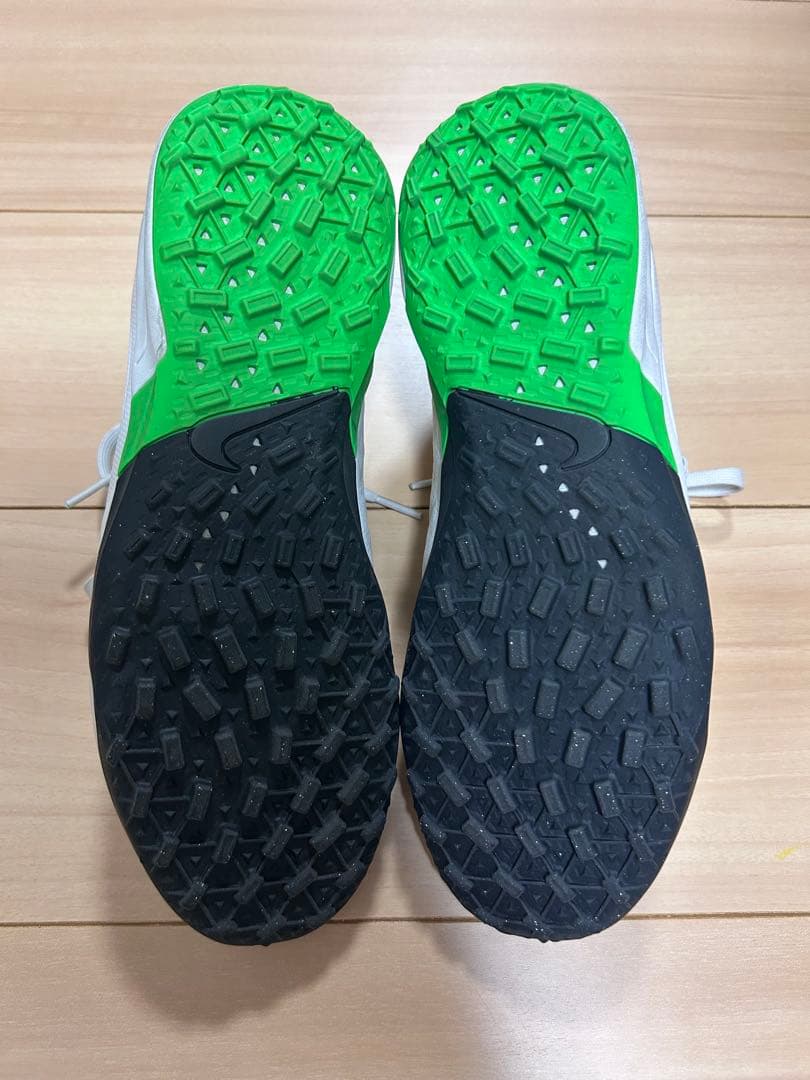 NIKE(ナイキ)レジェンド 8 アカデミー TF