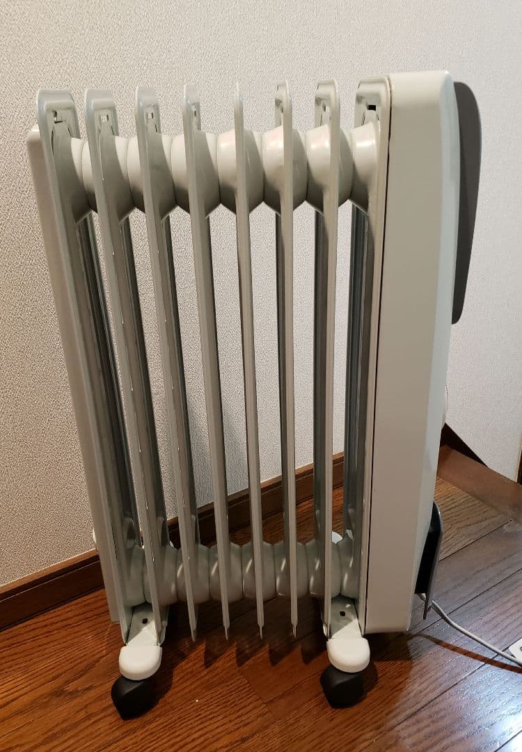 《美品》DeLonghi デロンギ オイルヒーター H770812EFSN-GY