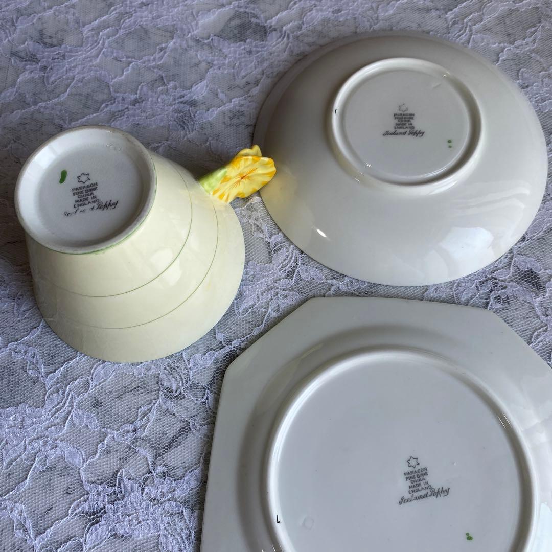 レア　フラワーハンドル　パラゴン　アイスランドポピー カップ　ソーサー　プレート
