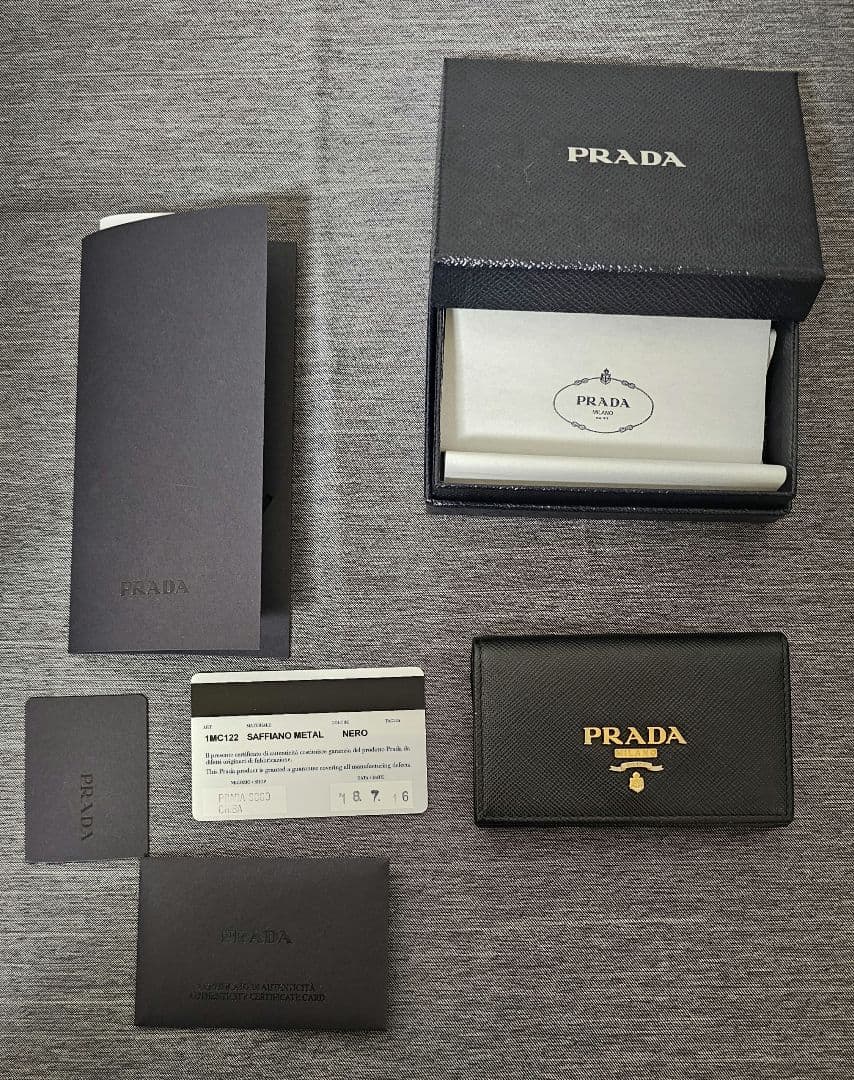 PRADA サフィアーノレザー 名刺入れ ネロ 購入証アリ
