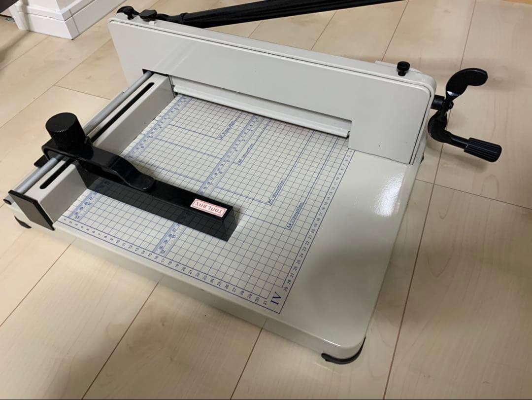 【中古品】ダイシン商事 大型裁断機 ペーパーカッター DS-858A4