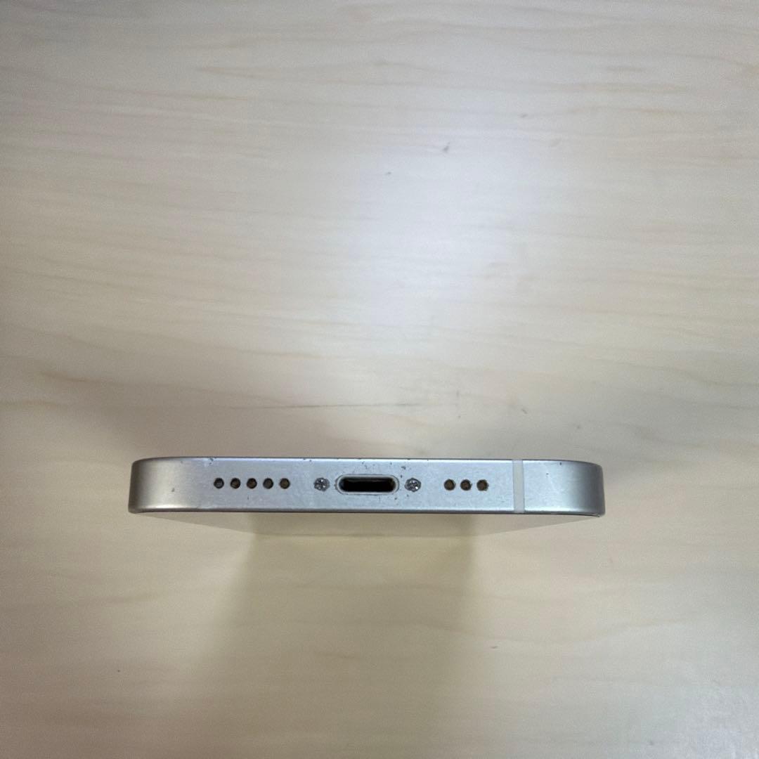 Apple iPhone 13 本体　スターライト 256GB SIMフリー