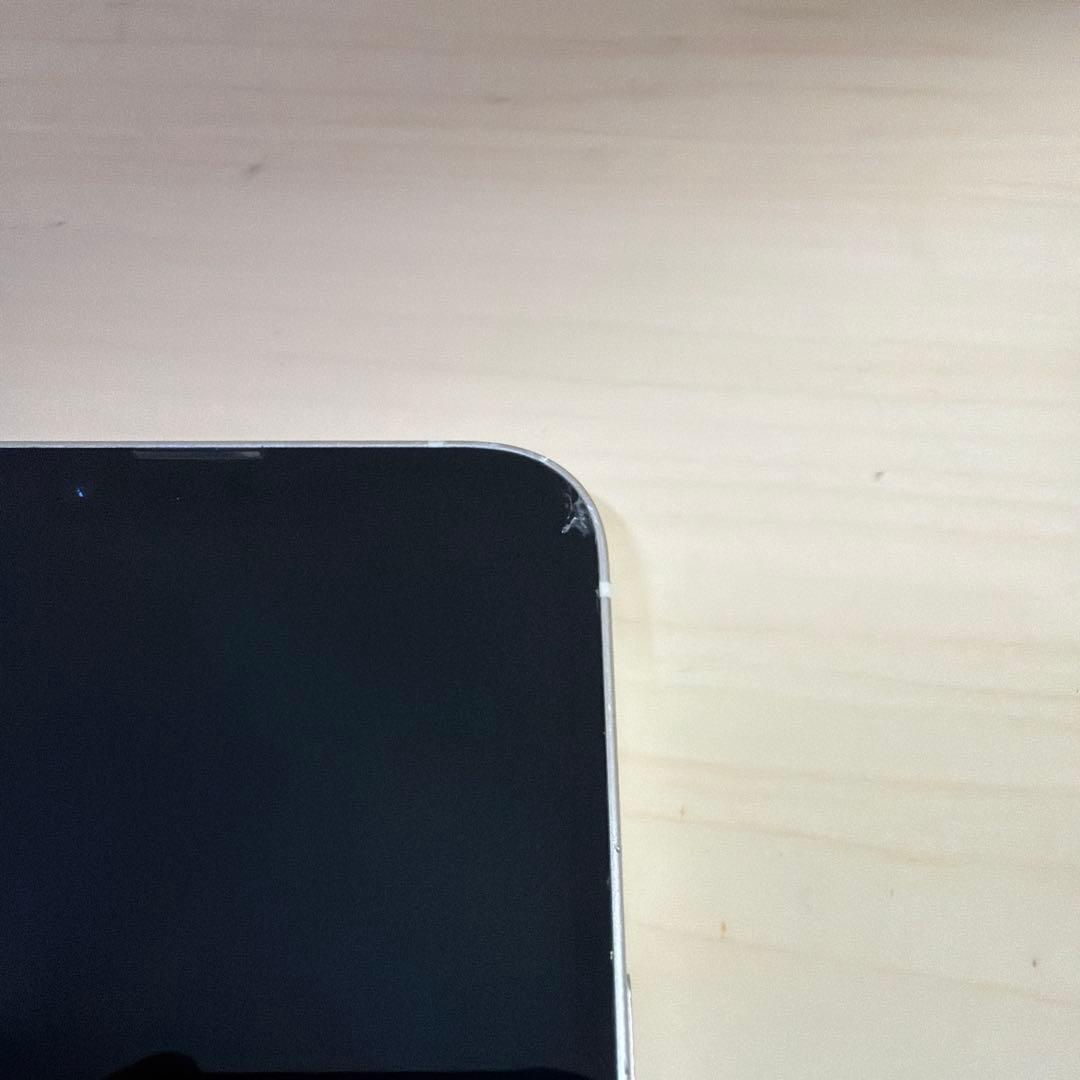 Apple iPhone 13 本体　スターライト 256GB SIMフリー