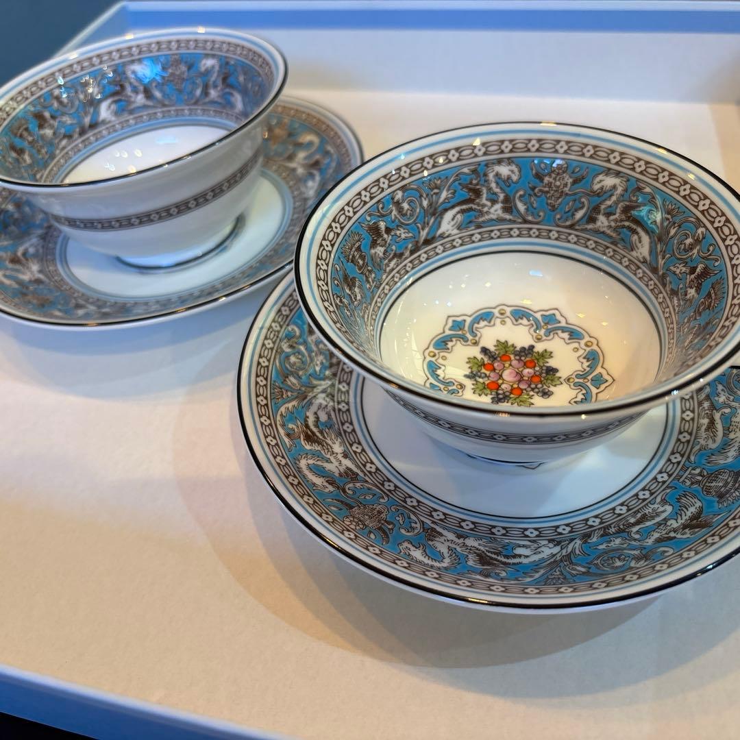 【新品未使用】ウェッジウッド　皿・ティーカップ各2セット　計4点