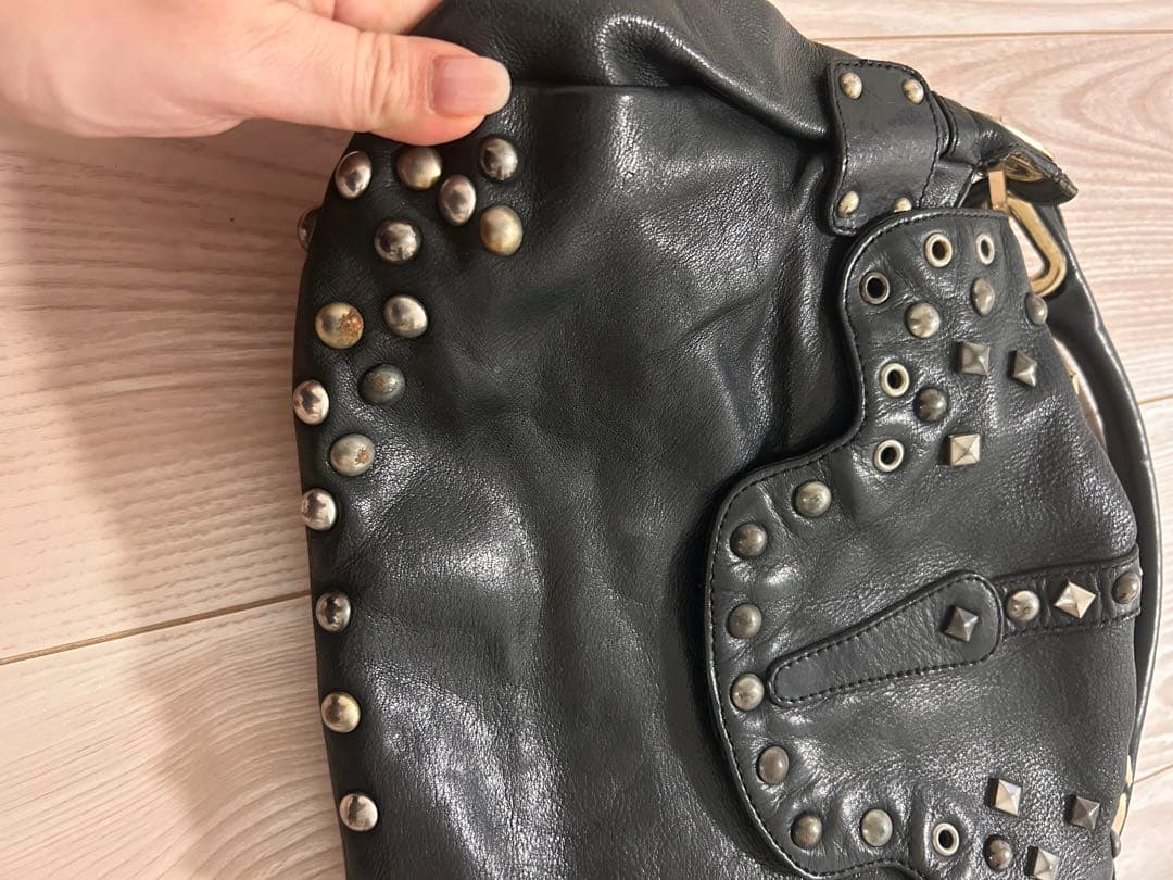 JIMMY CHOO for  スタッズ　ブラックレザー ショルダーバッグ