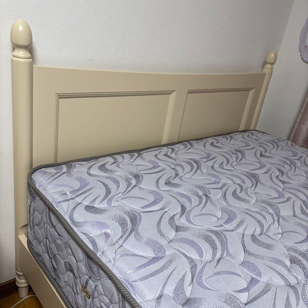 cupcake様既にご購入のダブルベッドフレーム とマットレスになります。