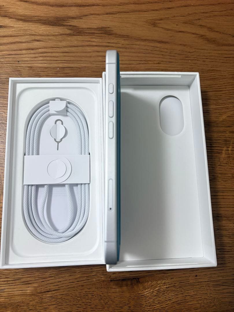 iPhone16 256GB バッテリー100％ SIMフリー