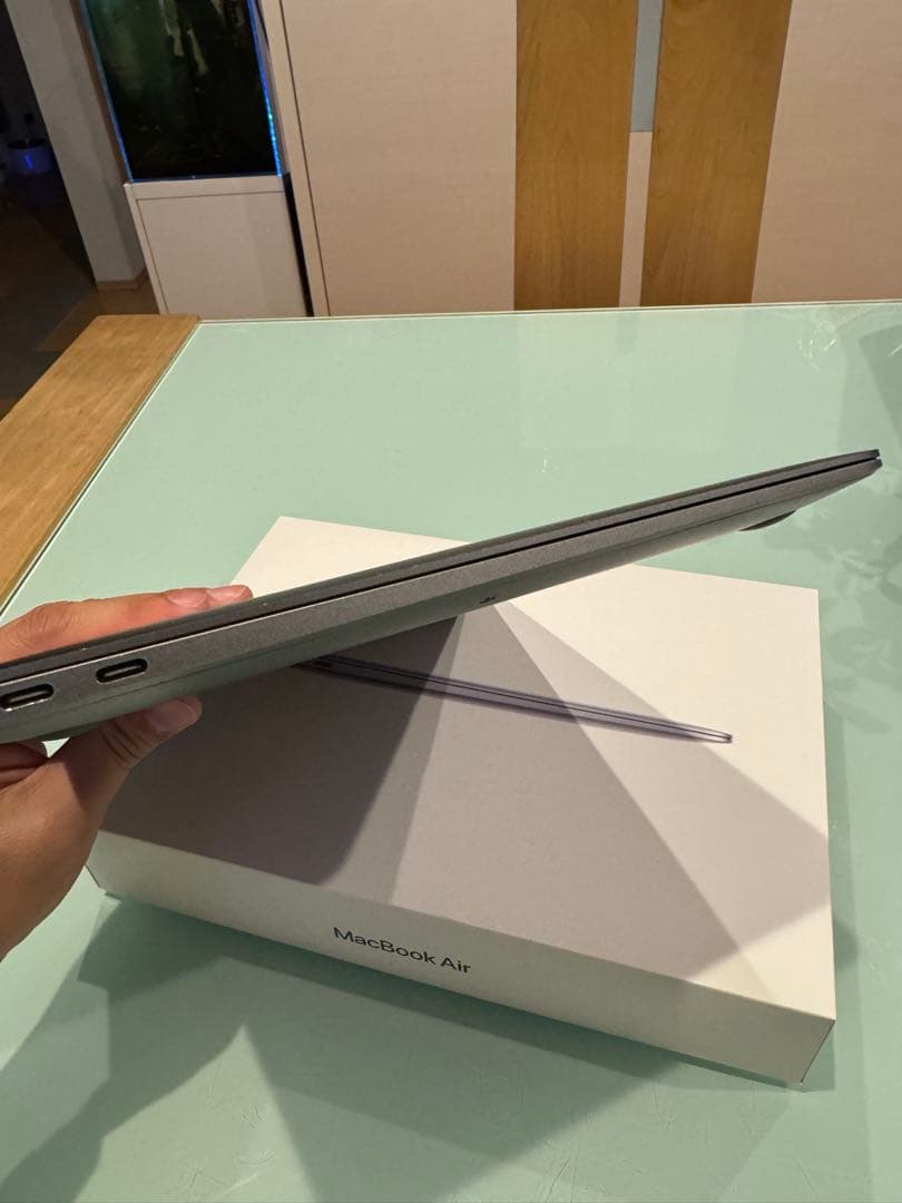 Macbook Air M1 充電回数少なめ 新品充電器ケーブル付 13インチ