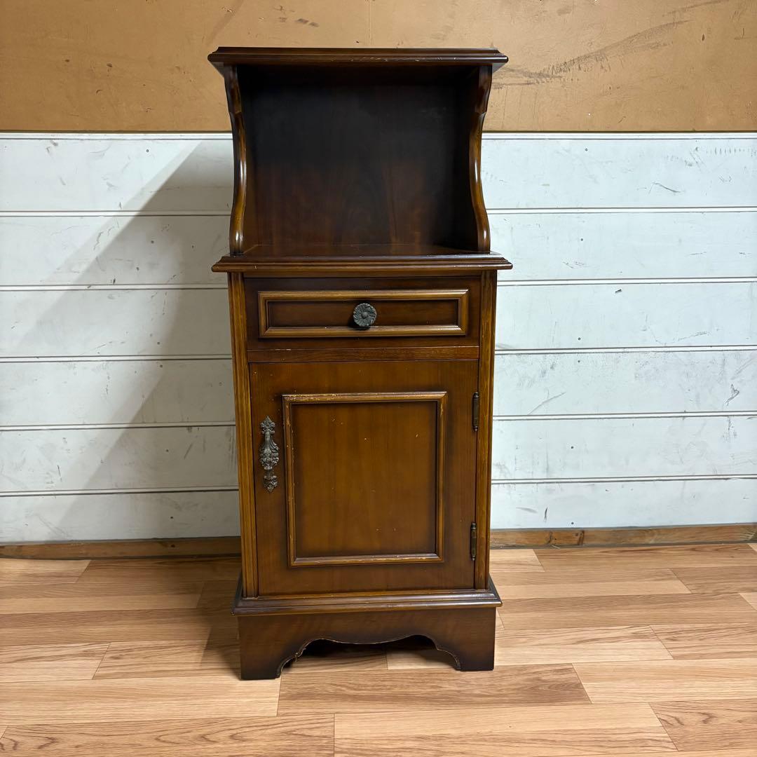 カリモク　電話台　サイドチェスト　ラック　木製　取手に装飾あり