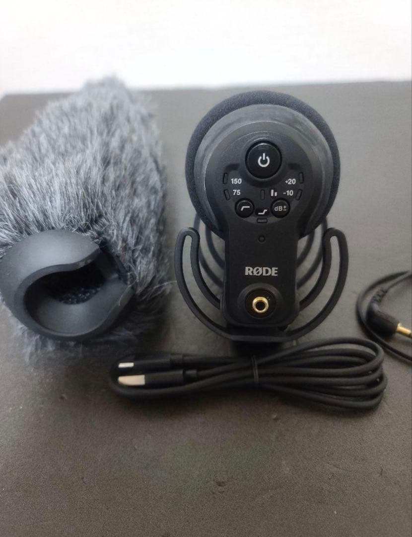 RODE VIDEOMIC PRO+ コンデンサーマイクとウインドシールド