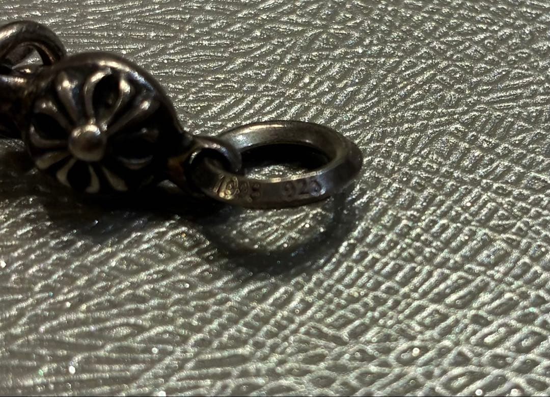 クロムハーツ ワンボール タイニー CH クロスチャーム