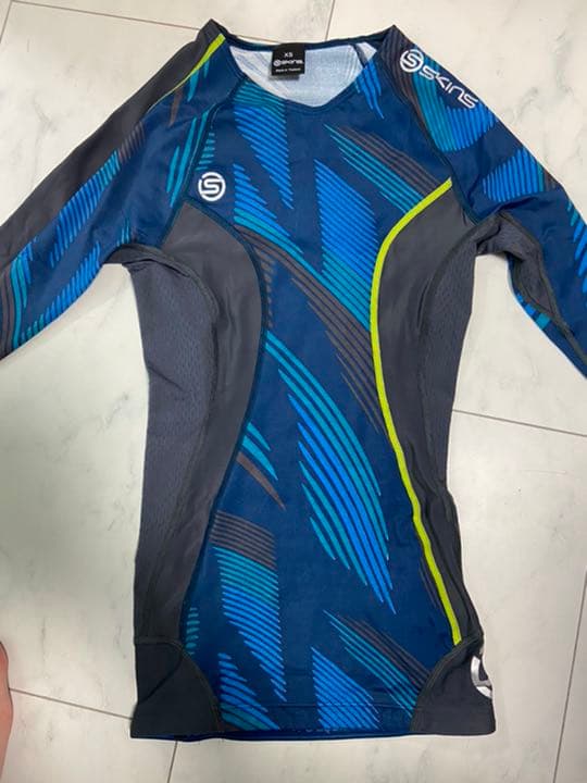 SKINS アンダーシャツ