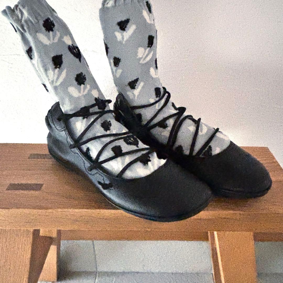 美品 カンペール ライトニナ レースアップ バレエシューズ ブラック 37