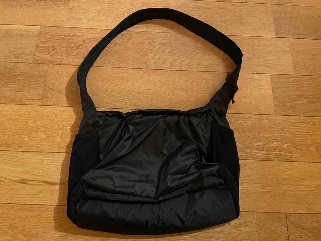 【美品】パタゴニア　ライトウェイトトラベルクーリエ　ブラック