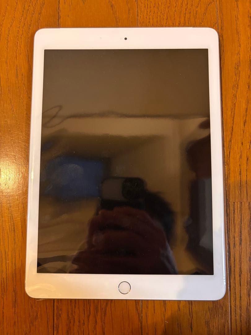 iPad 6 世代 32GB Wi-Fi + セルラーモデル