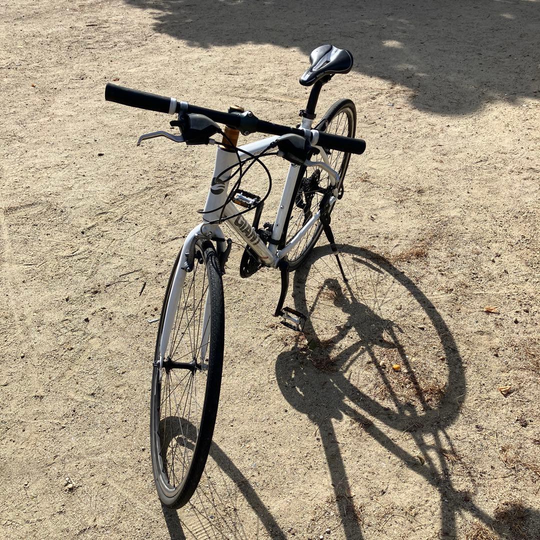 oneu　引き取り限定　Giant クロスバイク ホワイト　ジャンク品