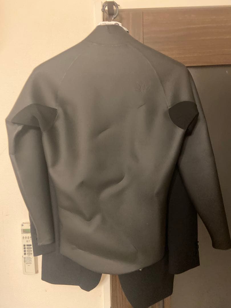 デウス　タッパー　mサイズ