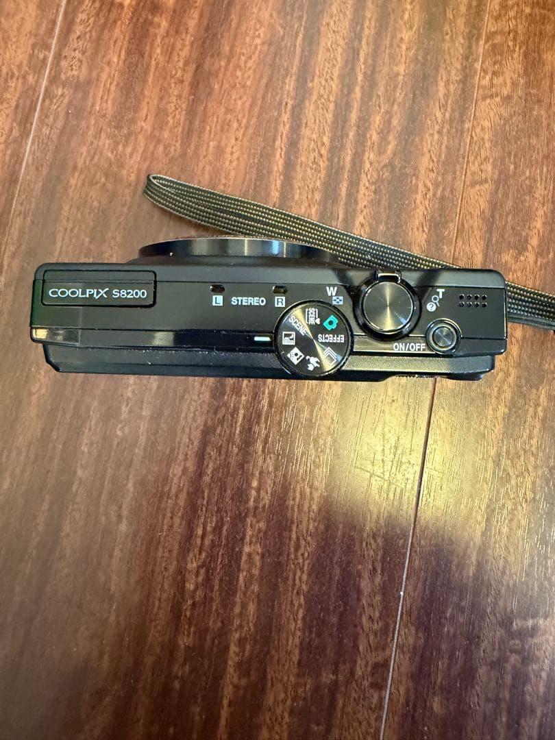 ニコンCOOLPIX S8200 デジカメ（充電器、4GBのSD付）