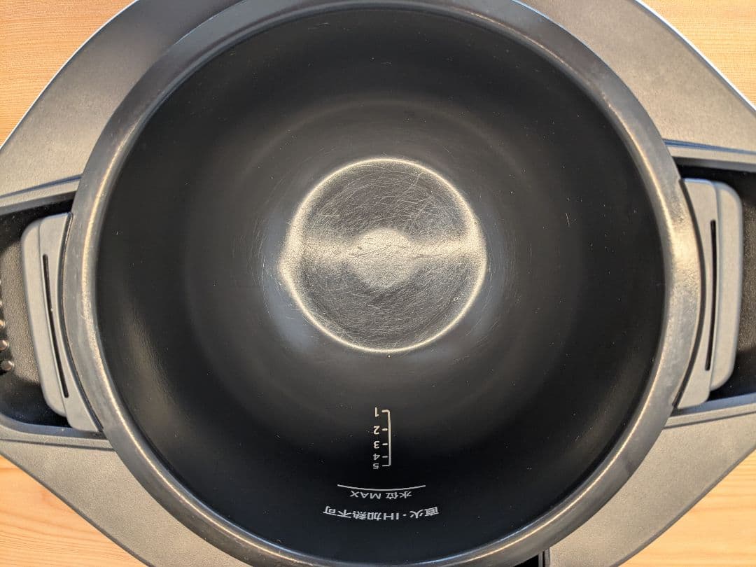 ヘルシオ　ホットクック2.4L　KN-HW24Ｈ　【2025年3月購入】