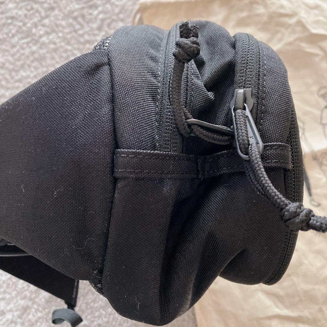 Hugoo ハグー　ヒップシート ショルダーバッグ 　抱っこ紐　赤ちゃん