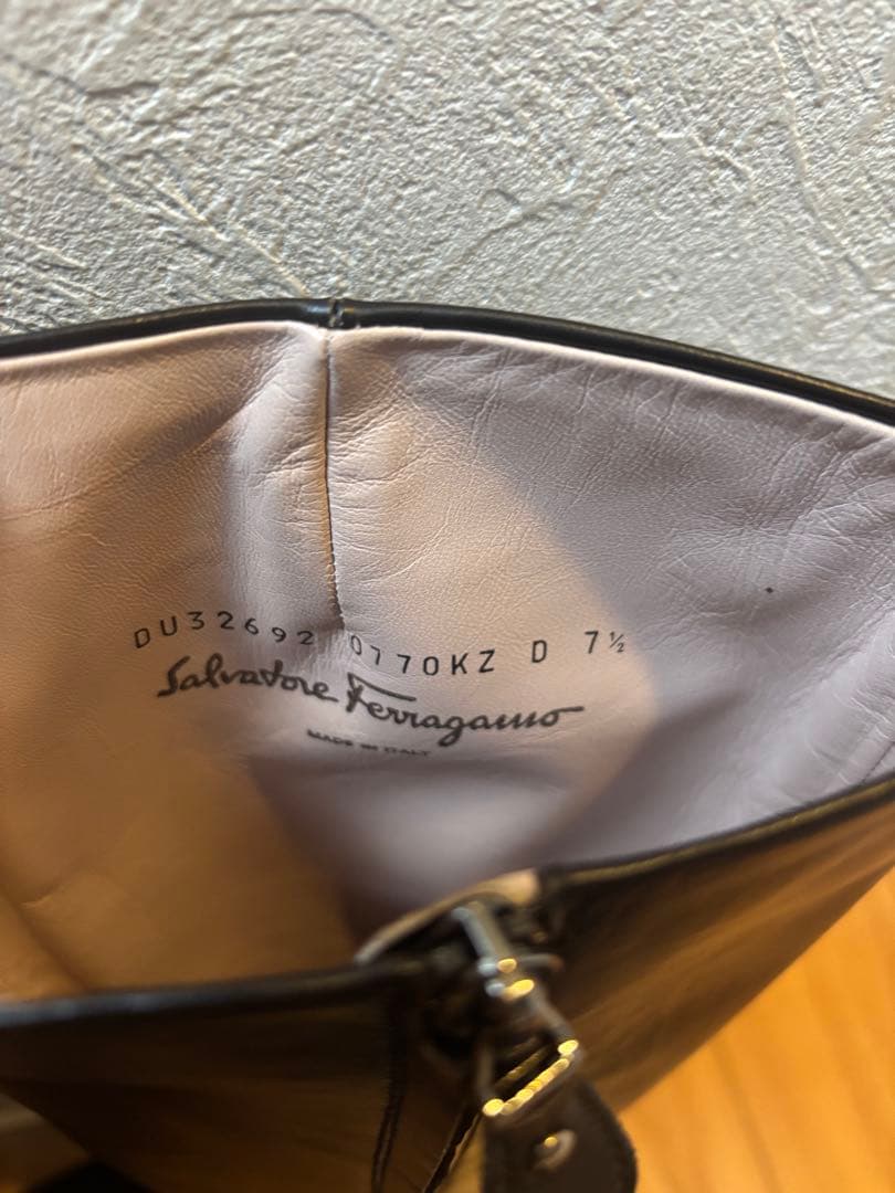 フェラガモ　ブーツ　ブラック　7.5 新品　未使用品