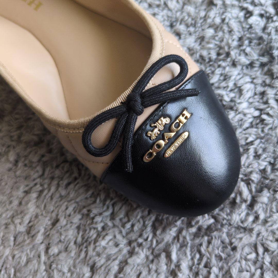 新品COACH フラットシューズ　バレイシューズ